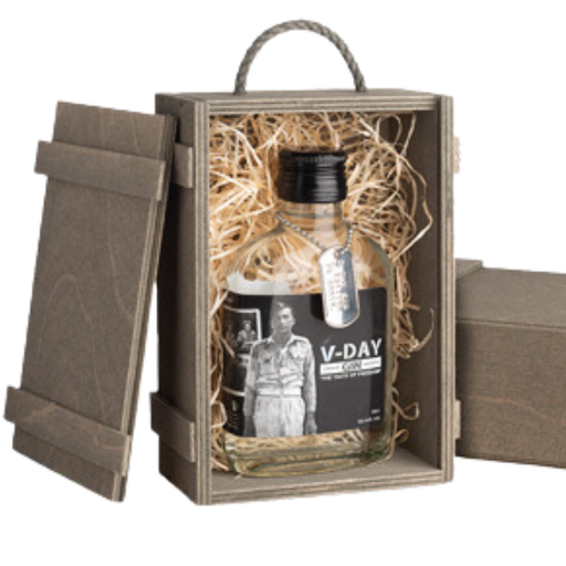 V-Day Gin Zakfles in houten Kist 20cl